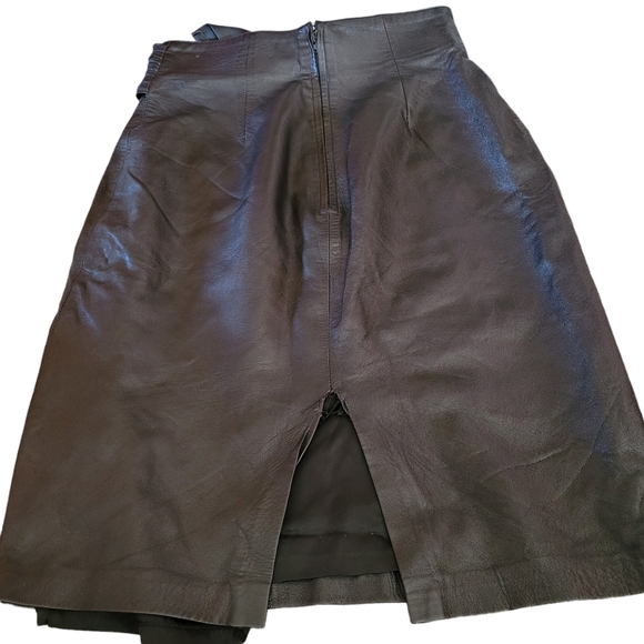 Lowell & Whitney Genuine Leather Skirt Size 10 Black Made in Italy Belt Lined - Picture 2 of 12